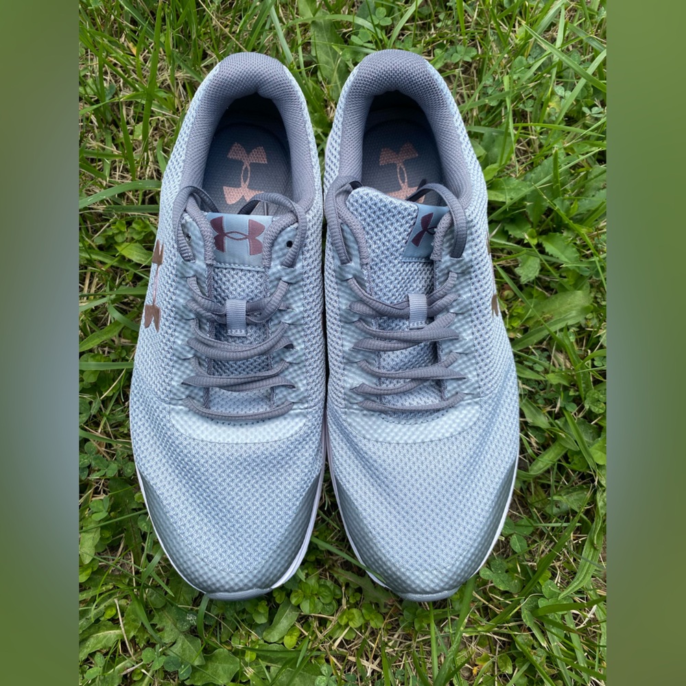 Under Armor new silver shoes, sharp stylish comfy shoe